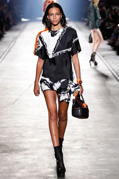 Look 36
